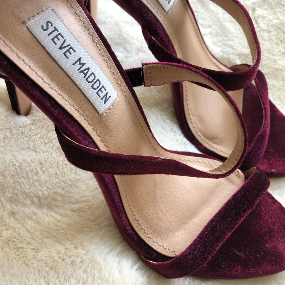 ✨HP✨ Steve Madden Feelya Sandal - Picture 4 of 11